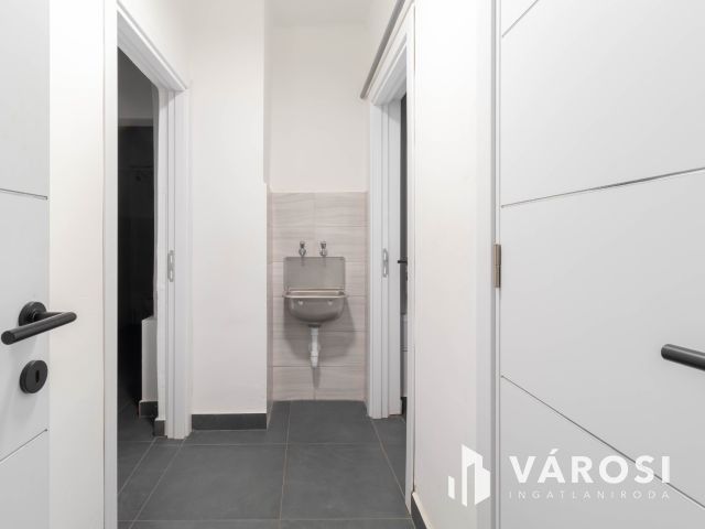 32 m2-es, földszinti iroda kiadó Fáy utcai irodaépületben