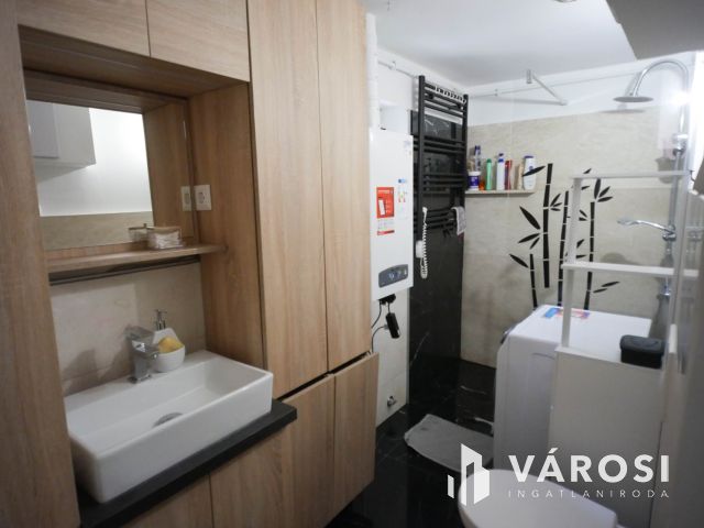108 m²-es különleges otthon saját udvarral