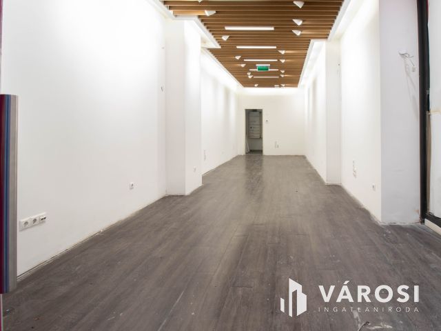 WestEndben a legjobb helyen 50 m2-es üzlet kiadó