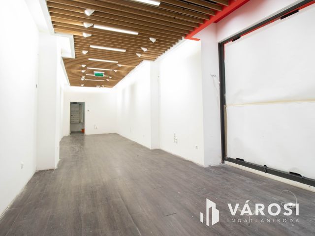 WestEndben a legjobb helyen 50 m2-es üzlet kiadó