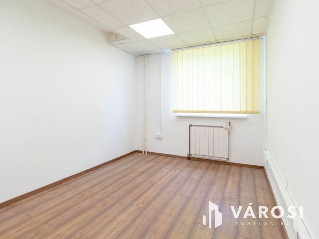 16 m2-es iroda saját minikonyhával Fáy utcai irodaépületben