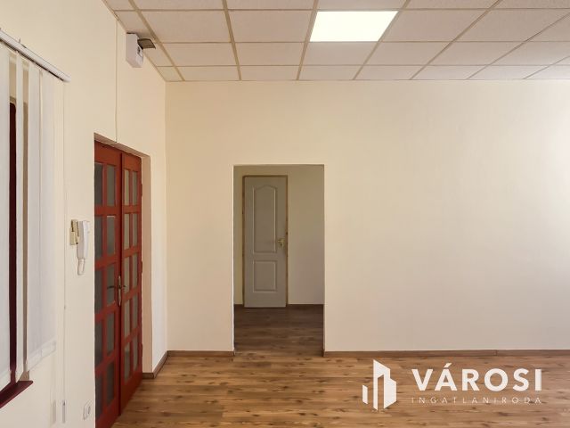 45 m2, 2 helyiséges iroda kiadó