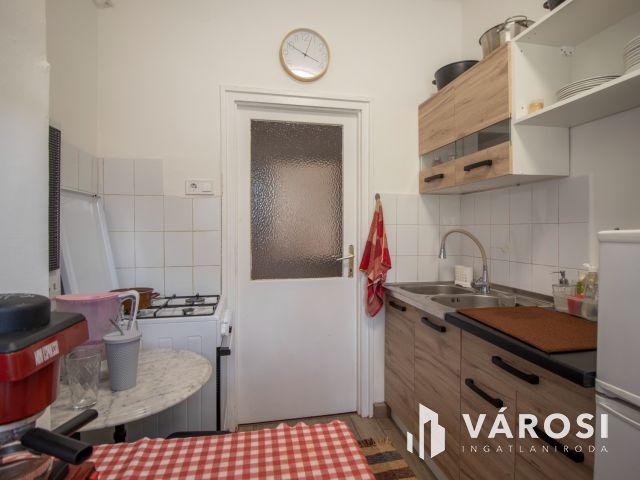 Nappali+2 hálószobás, földszinti lakás, zöldövezetben