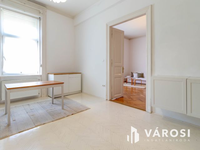 Körút közeli, 98 m2-es iroda kiadó a Podmaniczky utcában