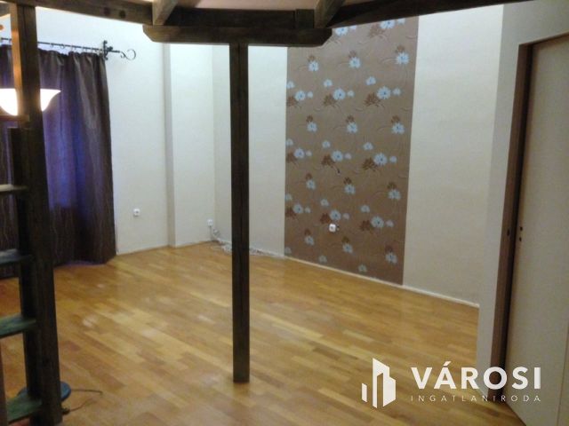 Jó állapotú 74nm-es lakás, Szombathely belvárosában
