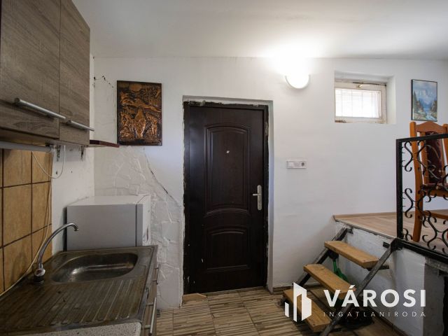 Nagy terasszal eladó kisház Győr Pósdombon