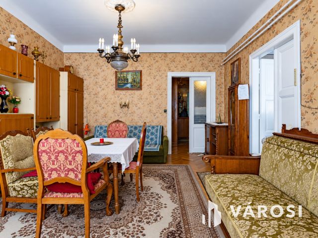 Otthonstartra nagy lakást a Dembinszkyben, milliós m2 alatt