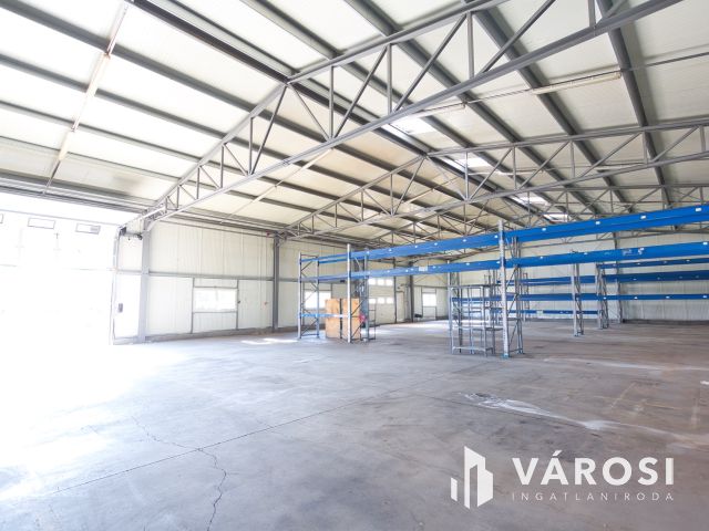 680 m2-es ipari csarnok, 340 m2-es irodával kiadó
